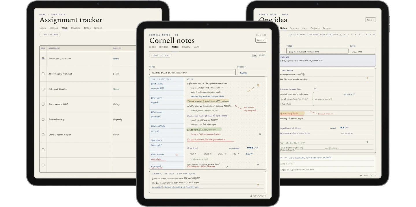 The Study System : un suivi des devoirs, une note Cornell avec sa colonne de repères remplie et une fiche d'idée Zettelkasten, affichés sur une tablette e-ink